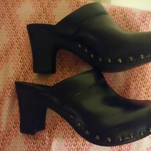 Dansko heel clogs